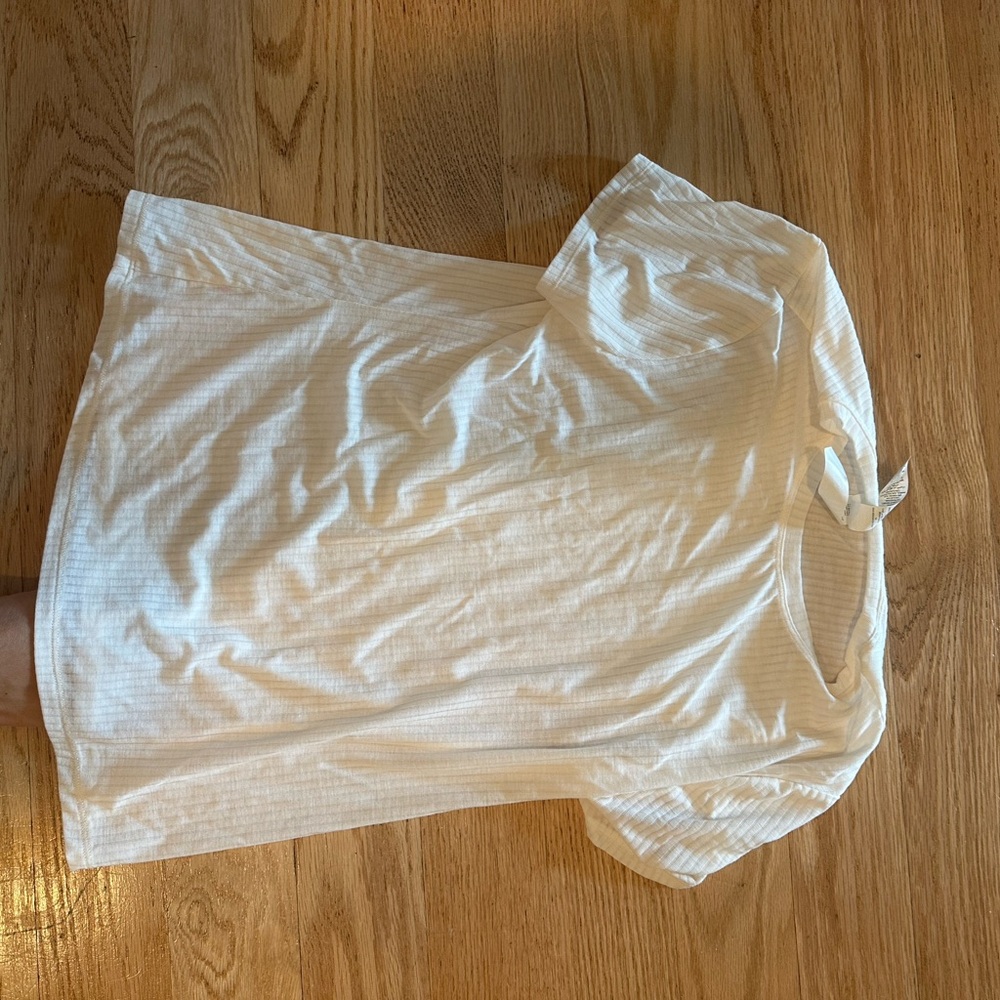 ALO Yoga Cream Short Sleeve Top